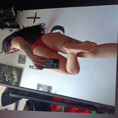 Monlyy Succubus (monlyy) Header Photo Added 2025-12-22