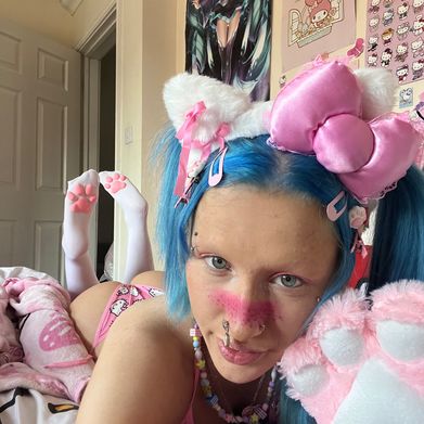 Hello Kitty Princessฅ≽^•⩊•^≼ฅ🍼👑🎀🐾 (hellkittyprincessmeow) OnlyFans Profile Image