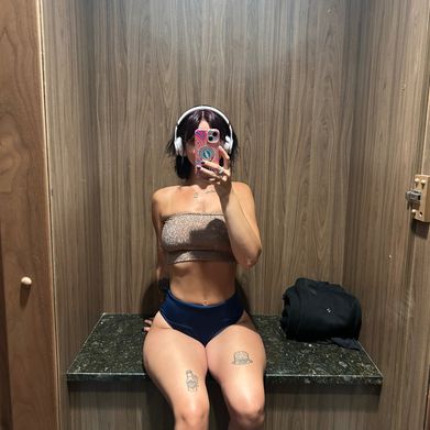 Lauren 🍓 (laureninminnesota) Profile Photo Added 2025-07-02