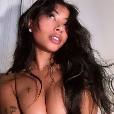 OnlyFans Model Valentinamunro🌸 (valentinamunrox) Profile Image