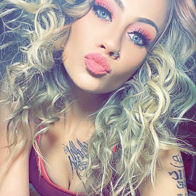 OnlyFans Model PhoenixLuvv (phoenixluvv) Profile Image