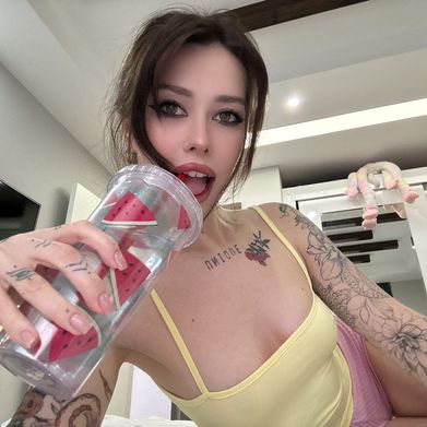 Hannah (eclipsedoll) Header Photo Added 2025-12-13