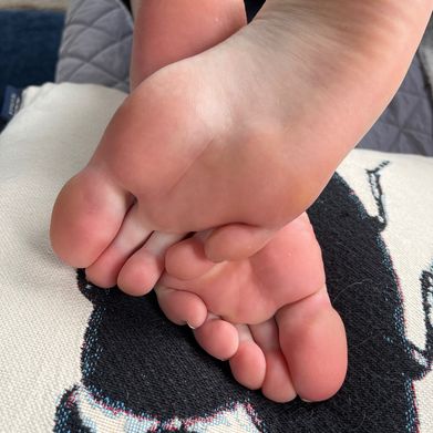 Tuttsie_ (tuttsie_29) Header Photo Added 2024-08-17