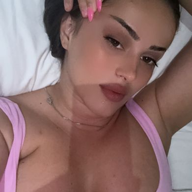 Thecinammonjona (therealelena) Header Photo Added 2025-02-21