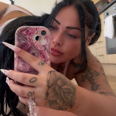 SnowBunniem (u503318025) Profile Photo Added 2025-11-11