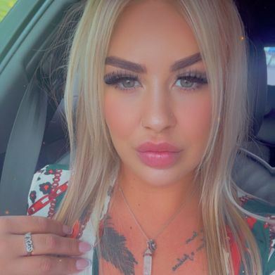 OnlyFans Model Brook (queen-b-xox) Profile Image