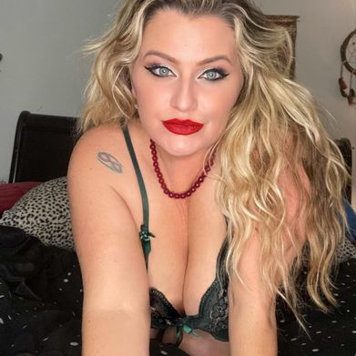 StonerMommy40 (stonermommy40) Profile Photo Added 2025-01-22