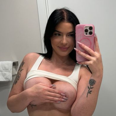 Rosa 🍑 (rrosajasminn) Profile Photo Added 2025-01-10