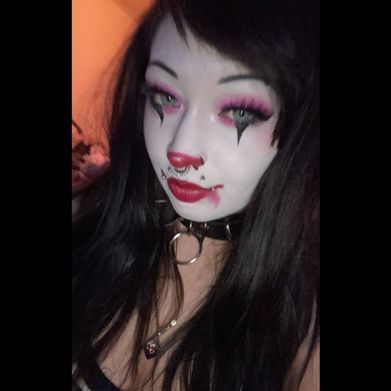 🎪❤︎𝓑𝓪𝓽 𝓽𝓱𝓮 𝓒𝓵𝓸𝔀𝓷❤︎🦇 (lilclownbat) Profile Photo Added 2025-04-12