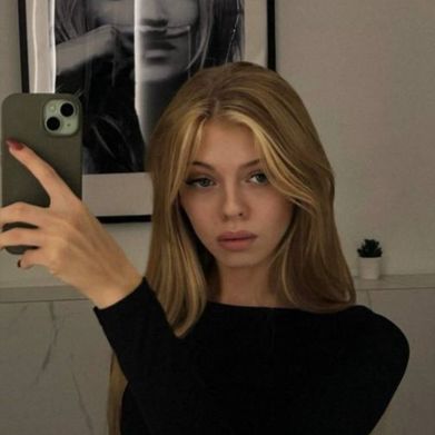 Lia (jmenujuselia) OnlyFans Profile Image