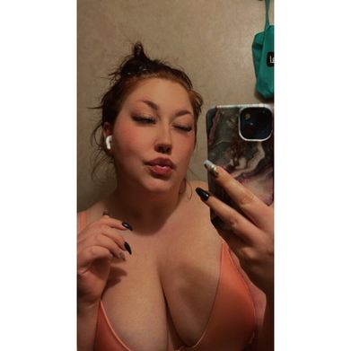 B 🐝💓 (beckaahzzh) Profile Photo Added 2025-01-30