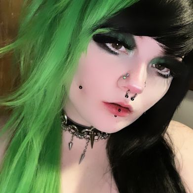 Graveyard Babe (graveyardbabe1031) Header Photo Added 2024-09-02