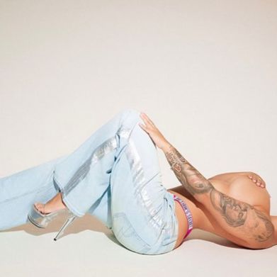 Eleni (elenaki.xatzi) Header Photo Added 2025-06-05