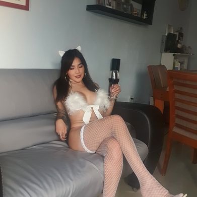 Sunny (sunny_celebridad) Header Photo Added 2024-10-15