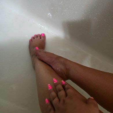 Bella (irishbella69) Header Photo Added 2025-09-13