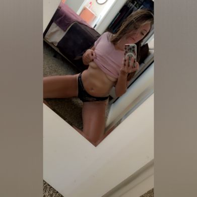 Brinley 💋🍒 (brinley_babe) Header Photo Added 2025-07-15