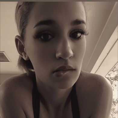 Barefoottease95 (barefoottease95) Profile Photo Added 2025-08-27