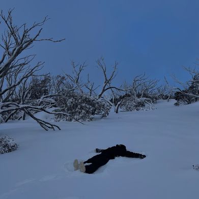 Mysterious Girl (liaisyourgod) Header Photo Added 2025-02-05