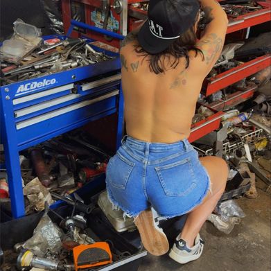 deborahlynn1984 (deborahlynn1984) Header Photo Added 2025-07-02