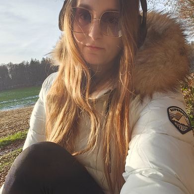 The Lia Experience (theliaexperience) Profile Photo Added 2025-02-26