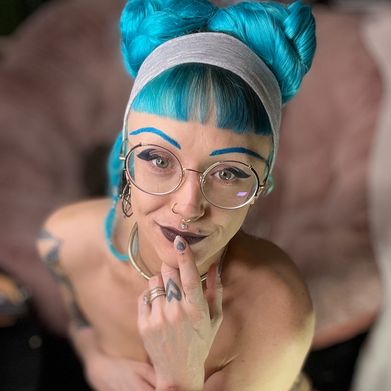 A Fiend Made Flesh 🖤 (cryptidgirlfiend) Profile Photo Added 2025-03-08