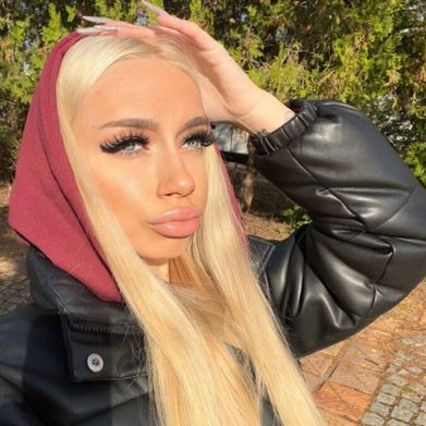 𝐌𝐢𝐤𝐚𝐞𝐥𝐚 𝐄𝐧𝐜𝐡𝐞𝐯𝐚 (mikabella.fox) Profile Photo Added 2025-11-17