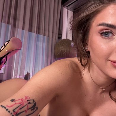 Molly (itsmollyyyy) Header Photo Added 2025-12-16