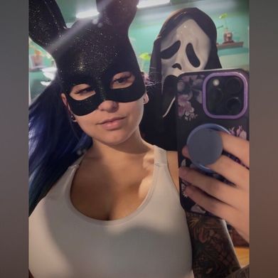 Mrs. B (ursinfulobsession) Profile Photo Added 2025-10-20