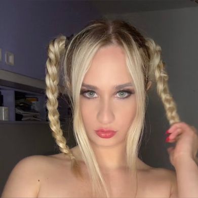 Veronika Added Photo on 2025-06-03