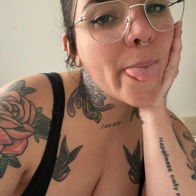 Vik ❤️‍🔥 (blitzed_muse) Profile Photo Added 2025-03-20