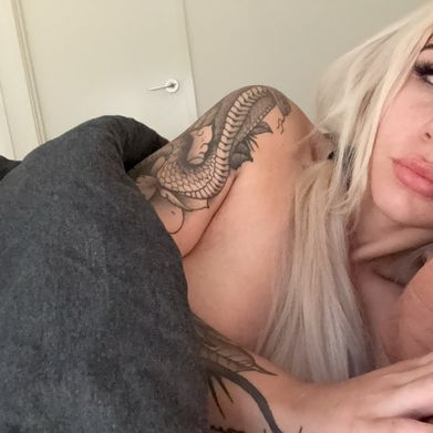 CHARLOTTE 🖤 (realcharlottevixen) Header Photo Added 2025-02-04