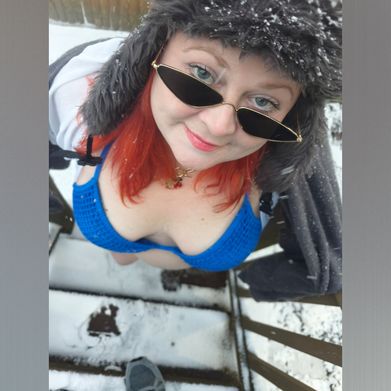 Sexy Sarah 😈 Added Photo on 2025-04-01