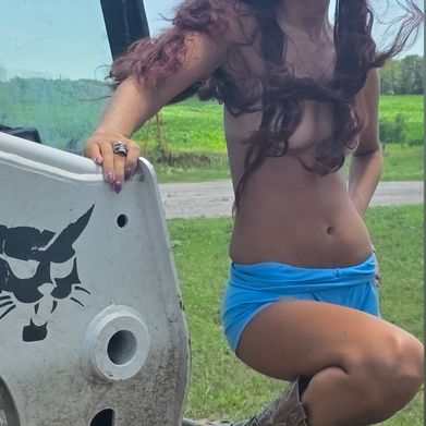 Angel (ashleyclark827) Profile Photo Added 2025-07-18