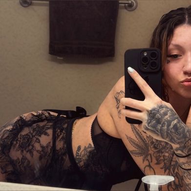 Sissiibaabyy (tattedbaabyy) Header Photo Added 2025-03-08