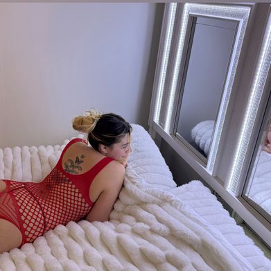 Emily (eelizzy) Header Photo Added 2025-03-08