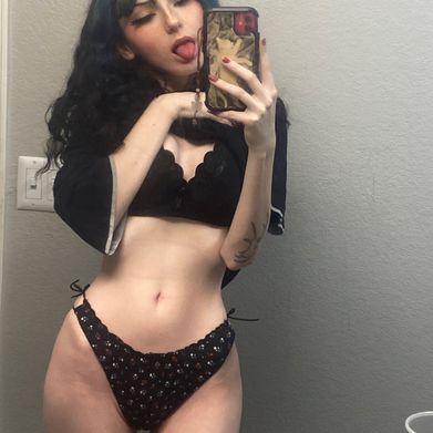 Bea✨ (beababycake) Profile Photo Added 2025-01-02