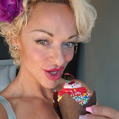 OnlyFans Model Honey BE Vitality (thequeenschamber) Profile Image