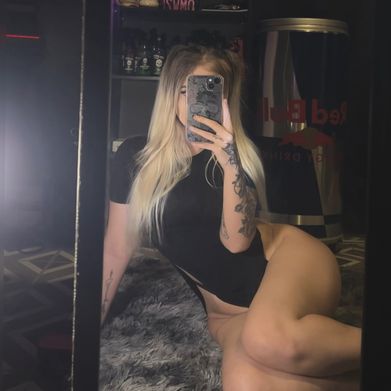 Megan LeAnne Added Photo on 2024-11-27