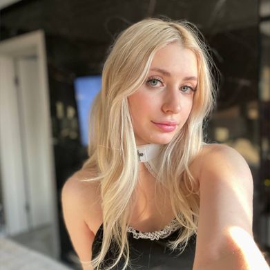 Abby Ash (abby_ashh) Profile Photo Added 2025-02-27