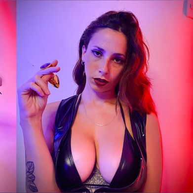 MISTRESS LOLA Added Photo on 2025-04-02