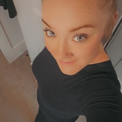 OnlyFans Model ♡StilettoCurve, heels &amp; a big bum♡ (midnightjo) Profile Image