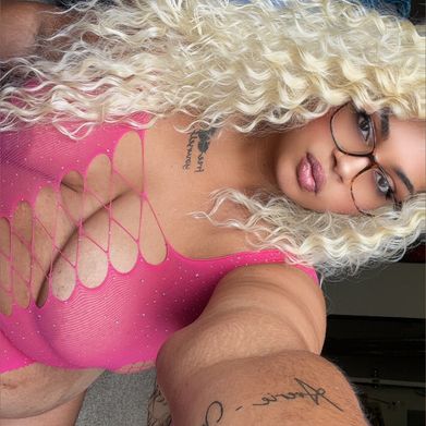 KYLIE CAKES🎁🎄 (pleasingpiscesx) Profile Photo Added 2025-06-21