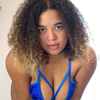 𝐿𝒶𝓇𝒾𝓈𝓈𝒶🎄 𝑩𝑹𝑬𝑬𝑫 𝑴𝑬  💦 Added Photo on 2025-05-28