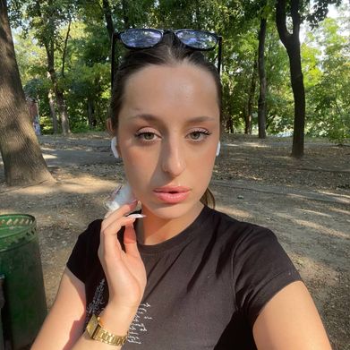 🐰 Molly Vein 🐰 (mollyfreevein) Profile Photo Added 2025-09-29