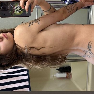 Lily Strange (lilystrangeink) Header Photo Added 2025-10-14