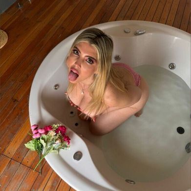 🎁🎄 Goddess Wanda (badbitchwandy) Profile Photo Added 2025-11-13