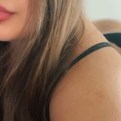 Camilla 💛 (camilla18) Header Photo Added 2025-07-31