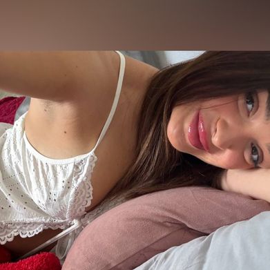 baby lola (babyl102) Header Photo Added 2025-09-25