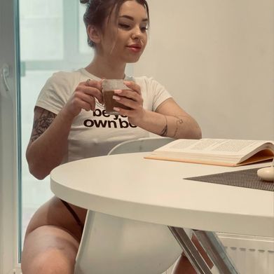 Dari (luxedari69) Header Photo Added 2025-05-08