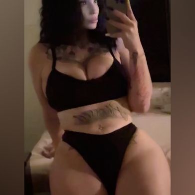 JENNIFER ARIAA Added Photo on 2025-05-06